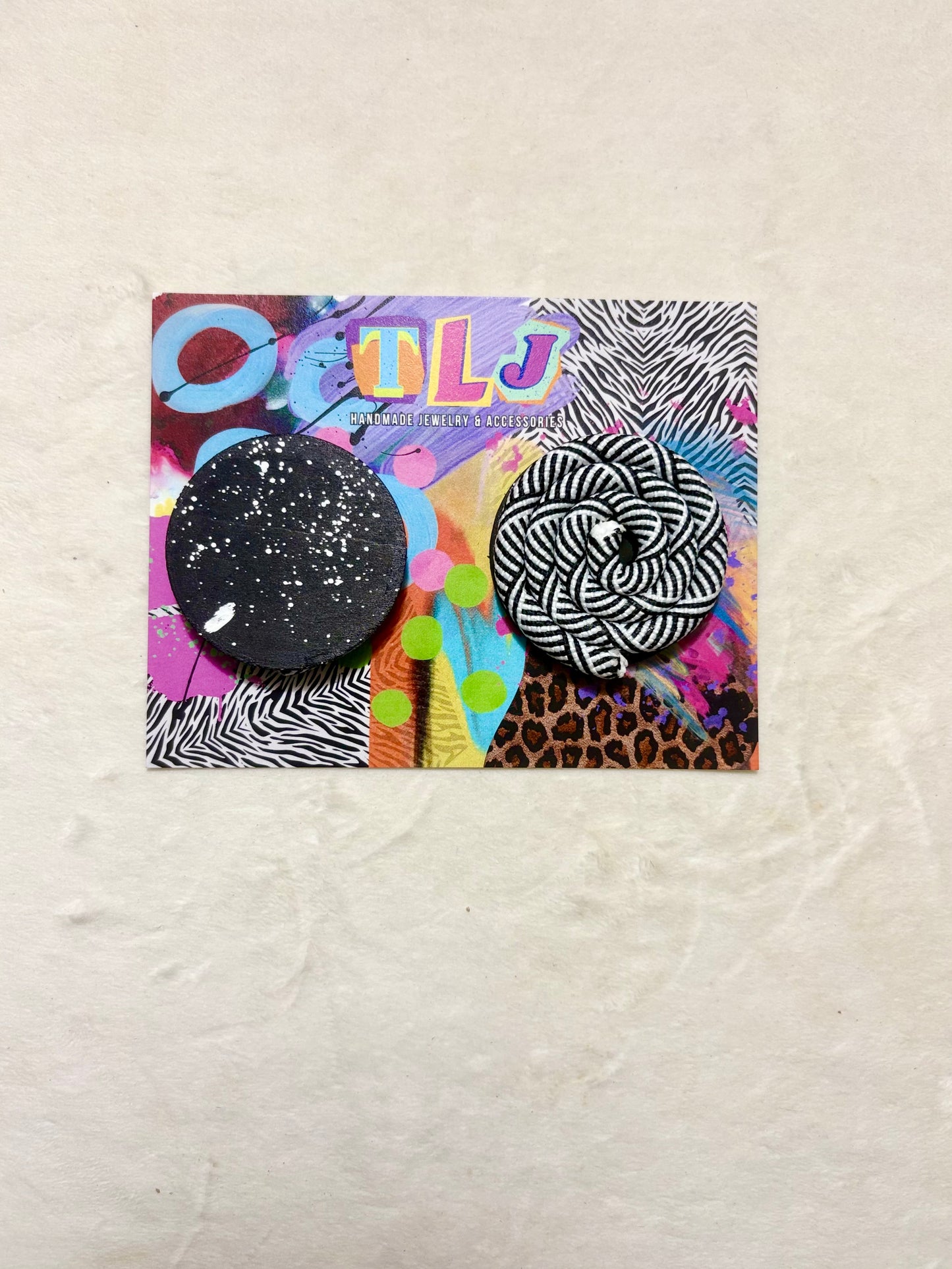 Cinnamon Stud Earrings- Black & White