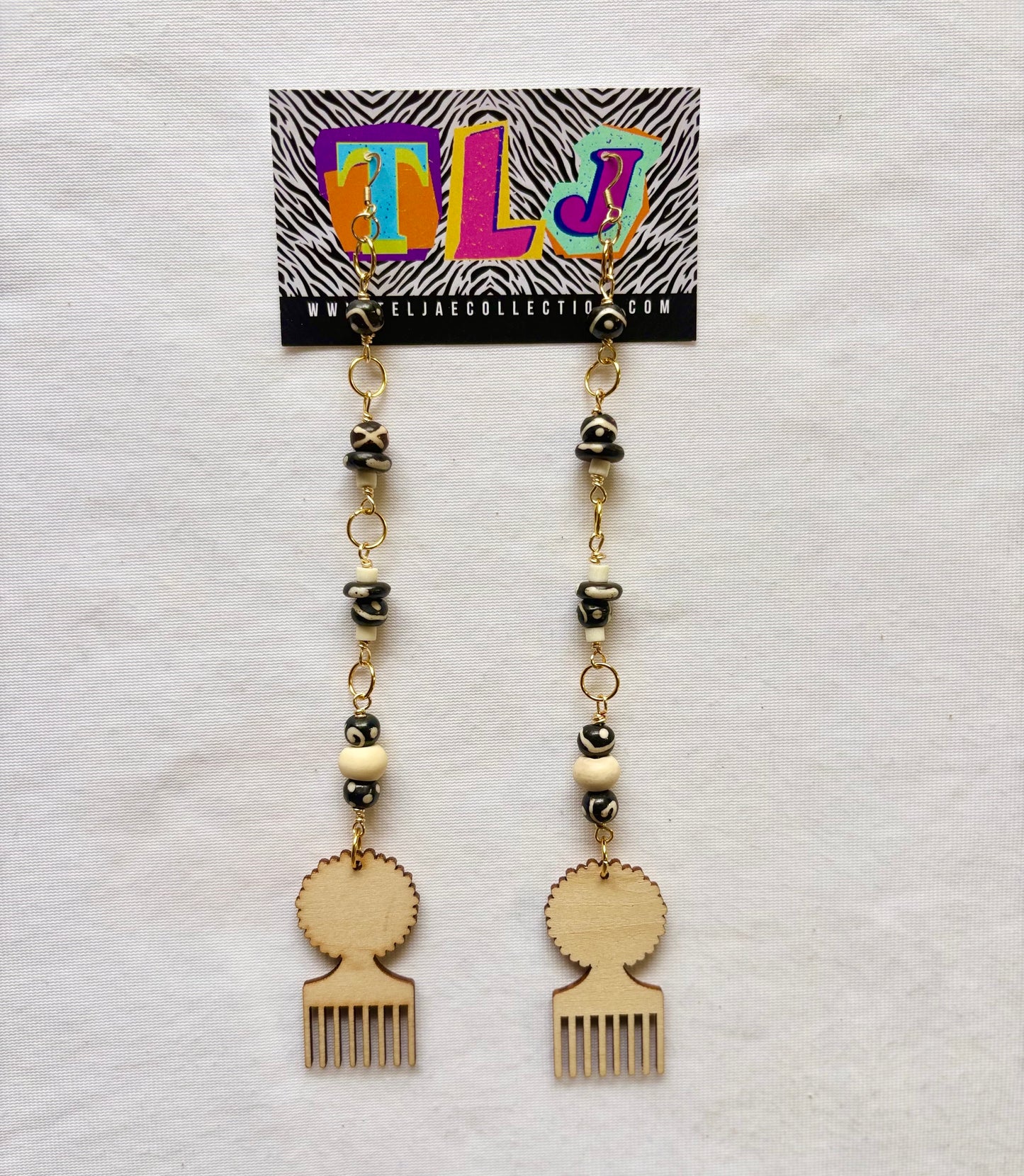 Deja Dangle Earrings