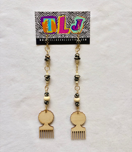 Deja Dangle Earrings