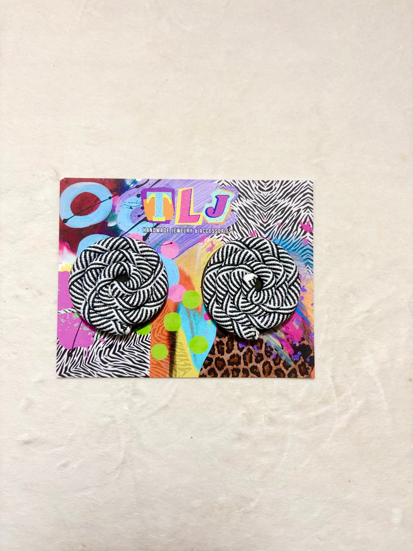 Cinnamon Stud Earrings- Black & White