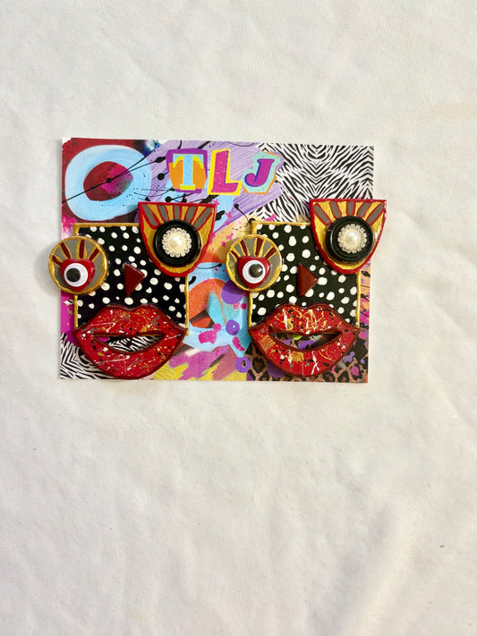 Classic Shecasso Stud Earrings
